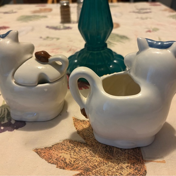 Vintage bundle Ceramic napkin holder and Cow sugar and creamer set - Picture 4 of 7